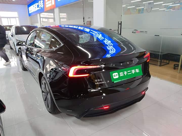 Фото 5 - Tesla Model 3