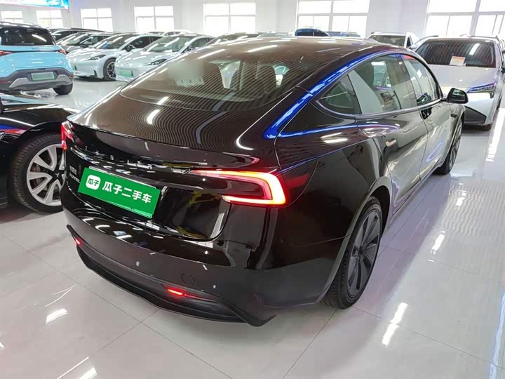 Фото 7 - Tesla Model 3