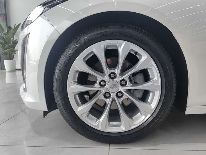 Фото 4 - Cadillac CT5