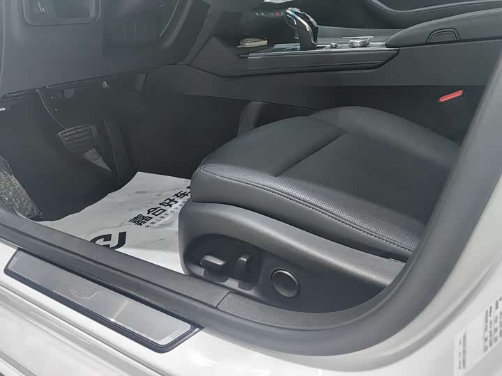 Фото 8 - Cadillac CT5