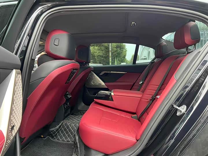 Фото 5 - BMW 5 Series