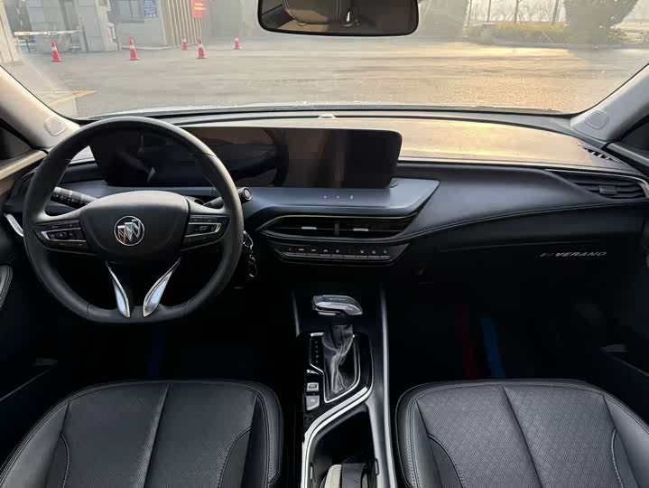 Фото 8 - Buick Verano