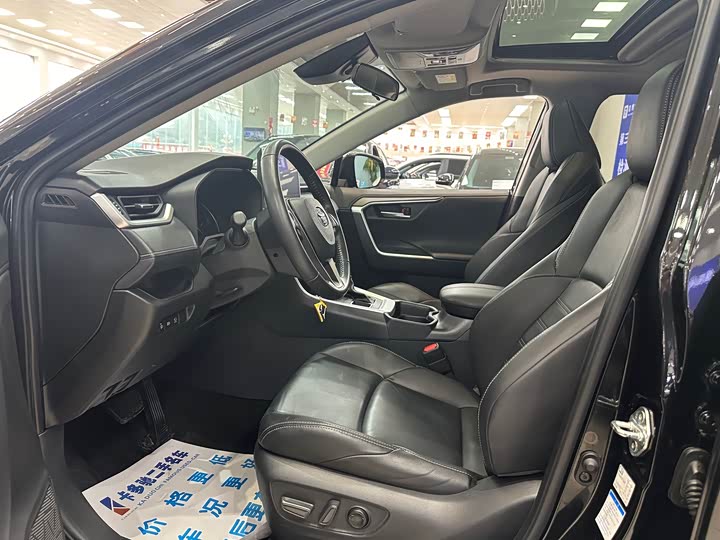 Фото 5 - Toyota Wildlander