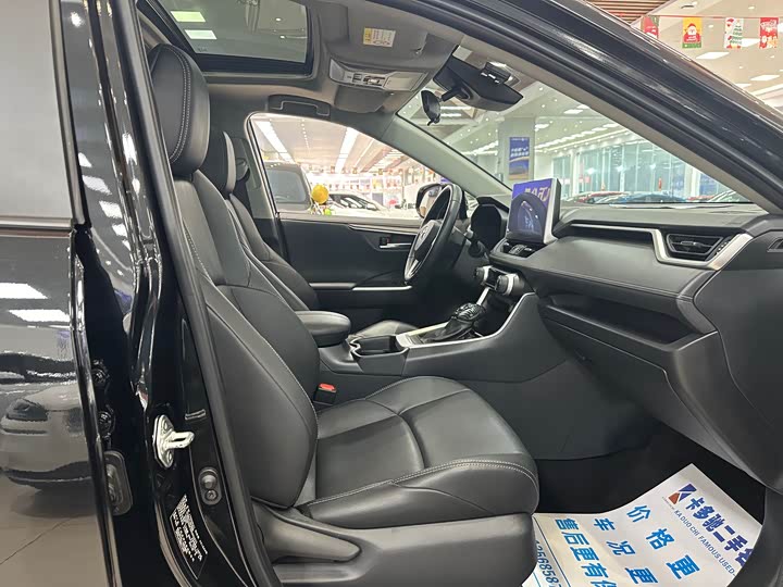 Фото 7 - Toyota Wildlander