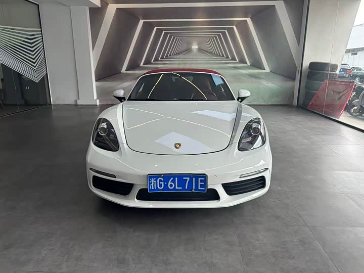 Фото 2 - Porsche 718