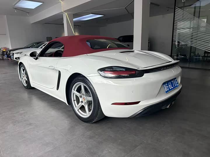 Фото 4 - Porsche 718