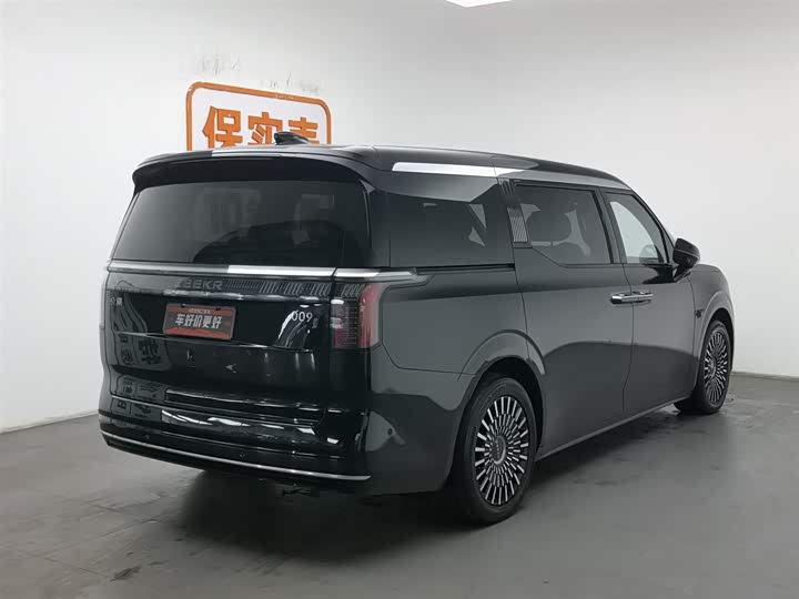Фото 2 - Zeekr 009