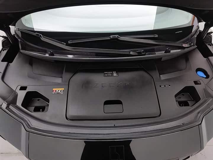 Фото 6 - Zeekr 009