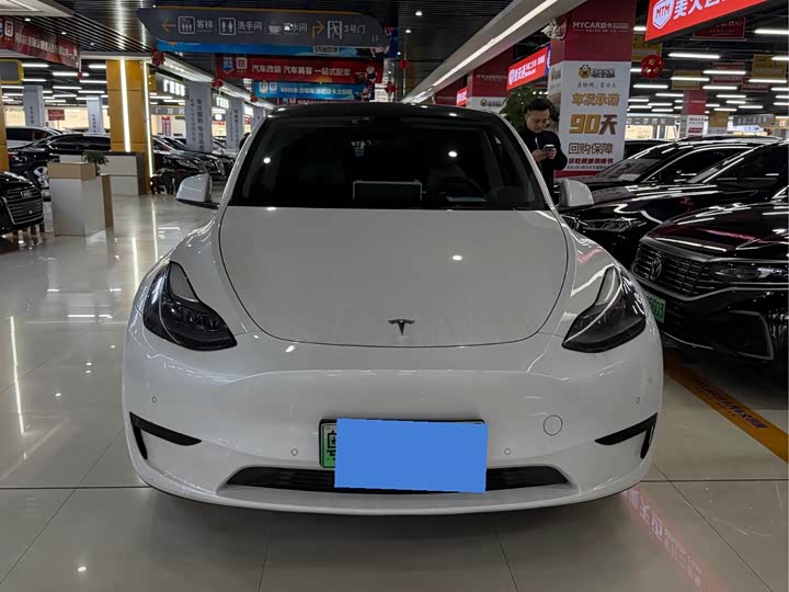 Фото 2 - Tesla Model Y