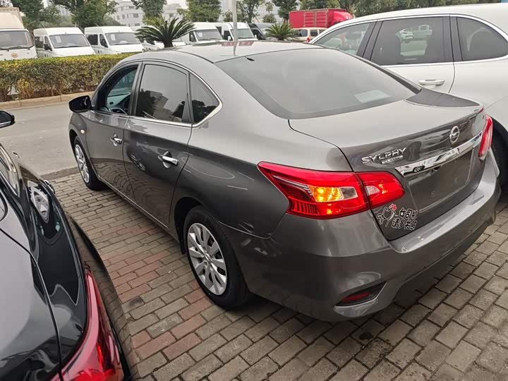 Фото 5 - Nissan Sylphy