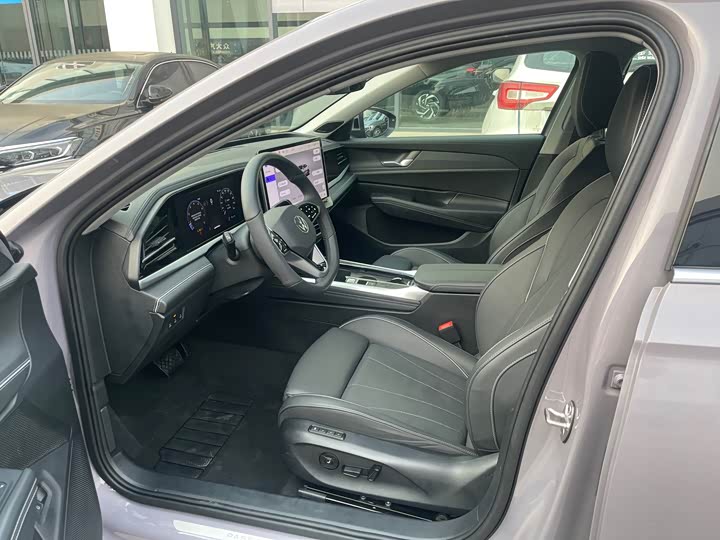 Фото 2 - Volkswagen Passat