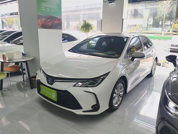 Фото 1 - Toyota Corolla