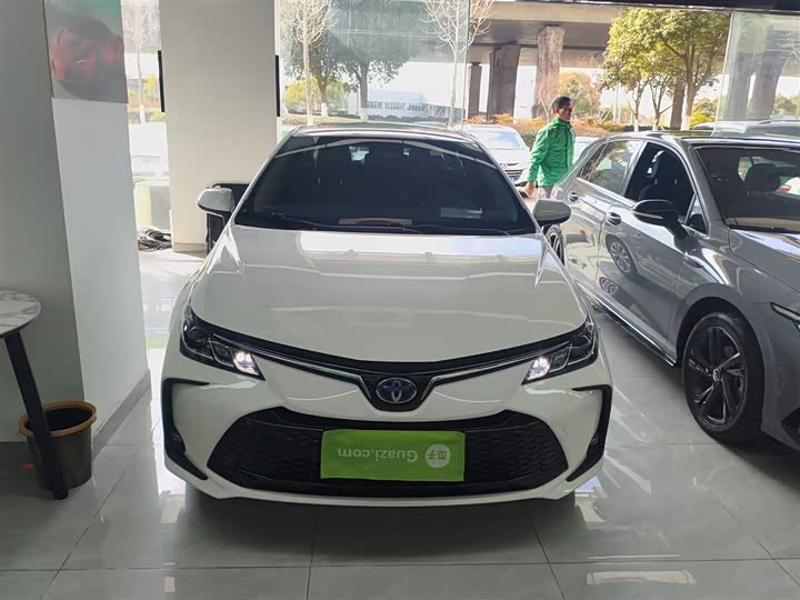 Фото 3 - Toyota Corolla