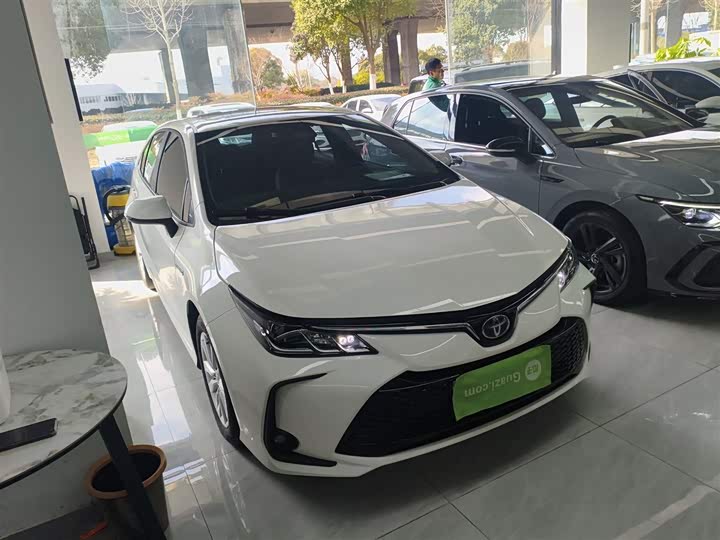 Фото 4 - Toyota Corolla