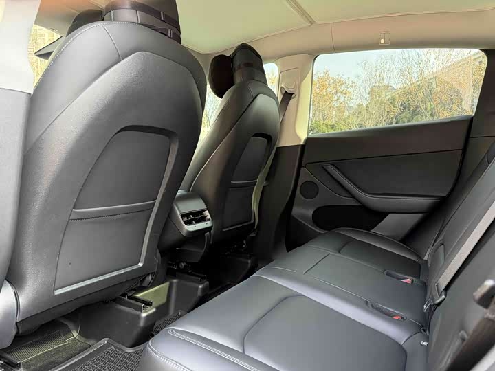 Фото 8 - Tesla Model Y