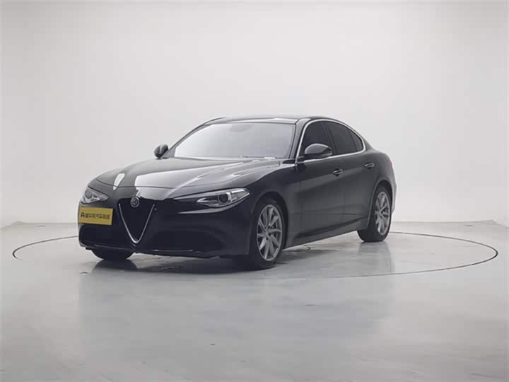 Фото 2 - Alfa Romeo Giulia