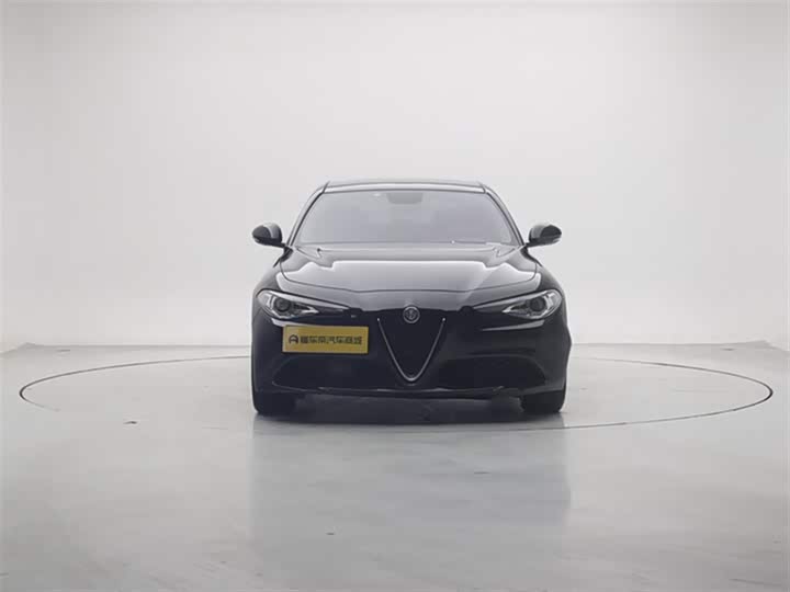 Фото 3 - Alfa Romeo Giulia