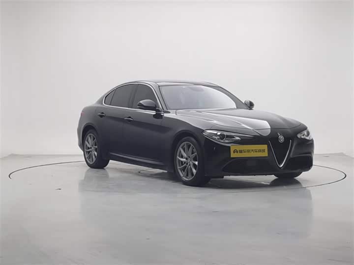 Фото 4 - Alfa Romeo Giulia