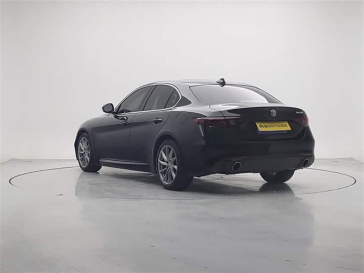 Фото 6 - Alfa Romeo Giulia