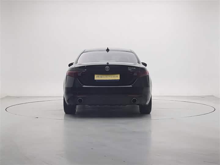 Фото 7 - Alfa Romeo Giulia