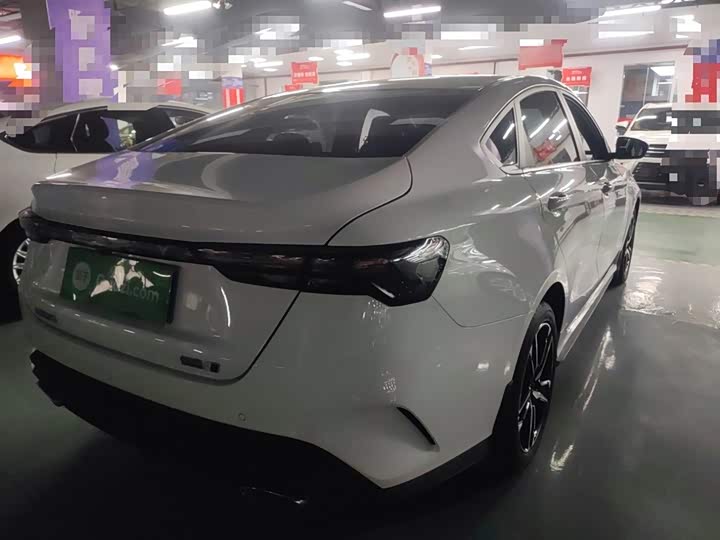 Фото 7 - Geely Binrui