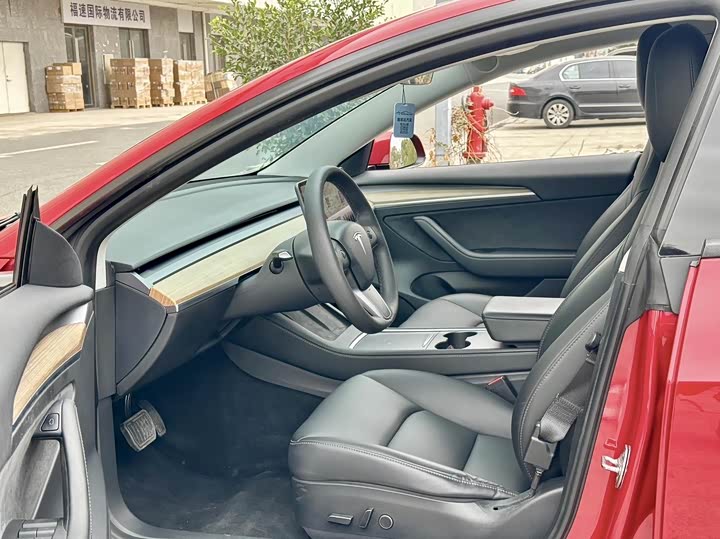 Фото 7 - Tesla Model 3