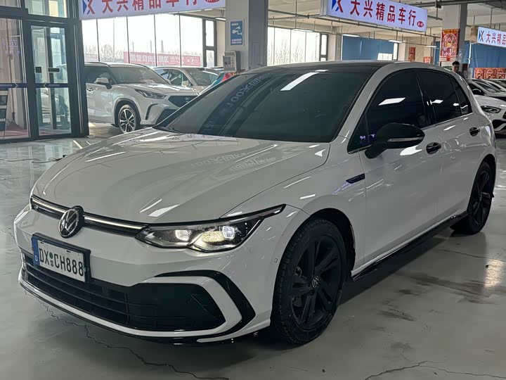 Фото 1 - Volkswagen Golf