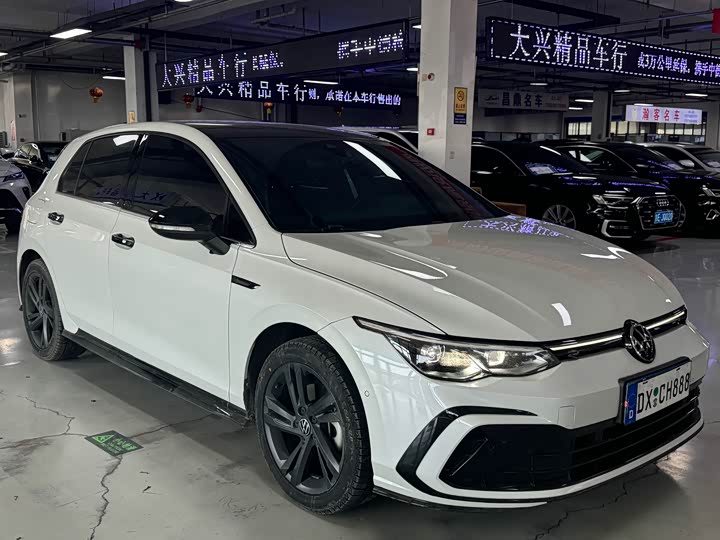 Фото 3 - Volkswagen Golf