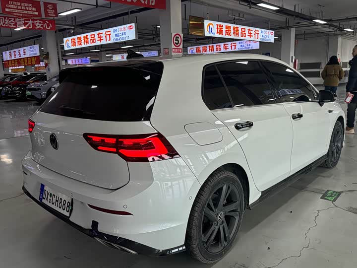 Фото 7 - Volkswagen Golf