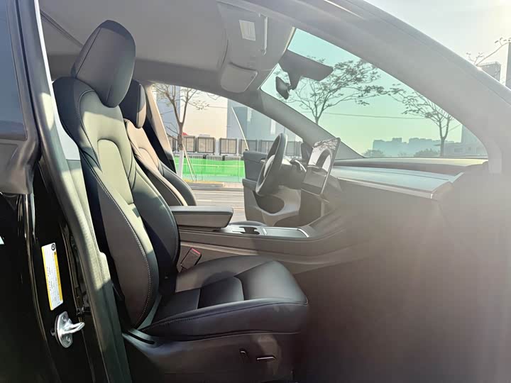 Фото 9 - Tesla Model Y