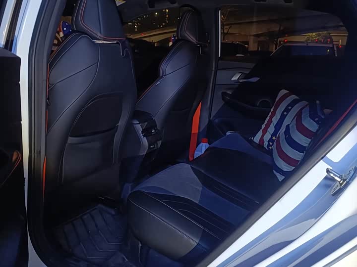 Фото 5 - Geely Binrui