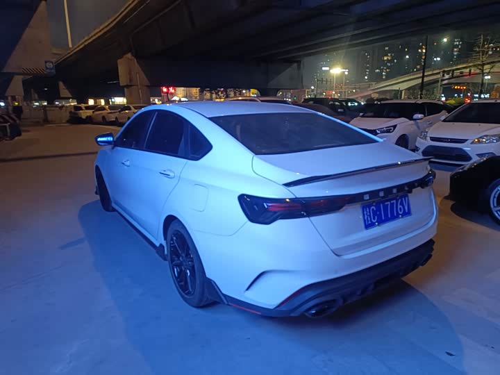 Фото 9 - Geely Binrui