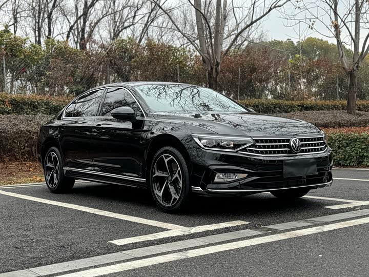 Фото 2 - Volkswagen Magotan