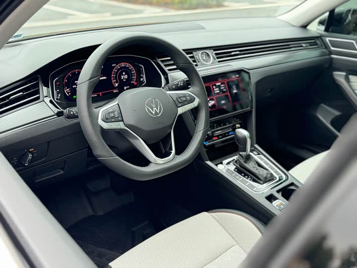 Фото 4 - Volkswagen Magotan