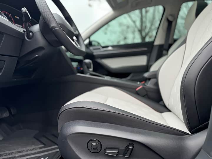 Фото 5 - Volkswagen Magotan