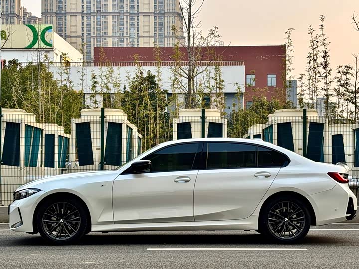 Фото 4 - BMW 3 Series