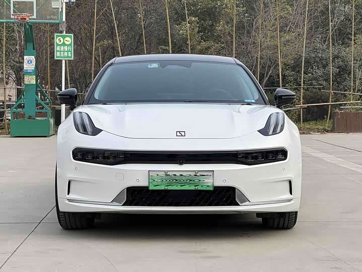 Фото 2 - Zeekr 001