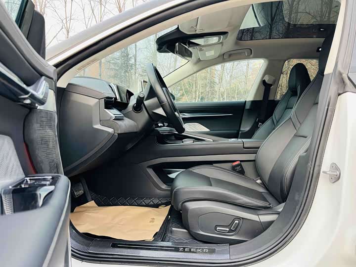 Фото 5 - Zeekr 001