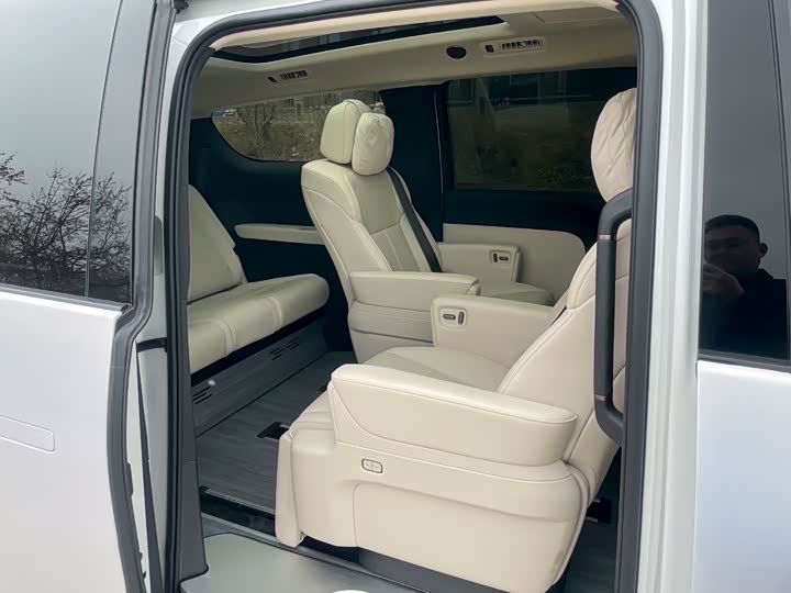 Фото 5 - LiXiang Mega