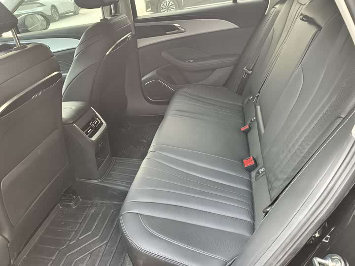 Фото 5 - Hongqi H5