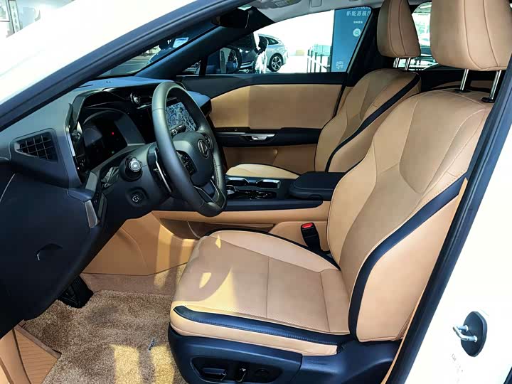 Фото 9 - Lexus RZ