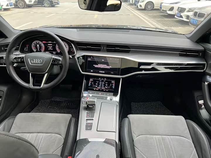 Фото 4 - Audi A6L