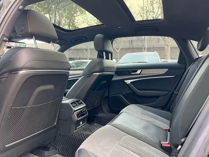 Фото 5 - Audi A6L