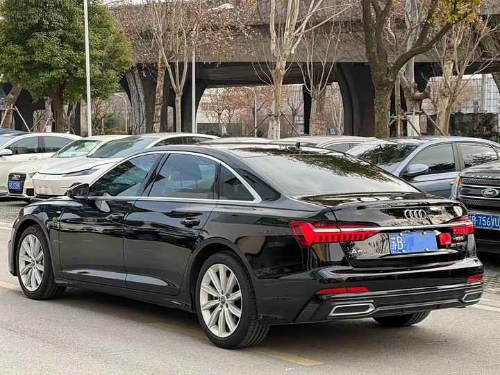 Фото 8 - Audi A6L