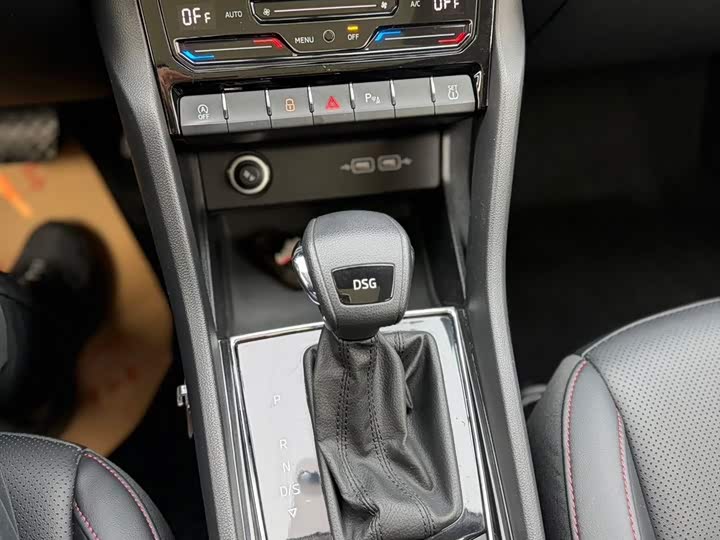 Фото 9 - Skoda Karoq