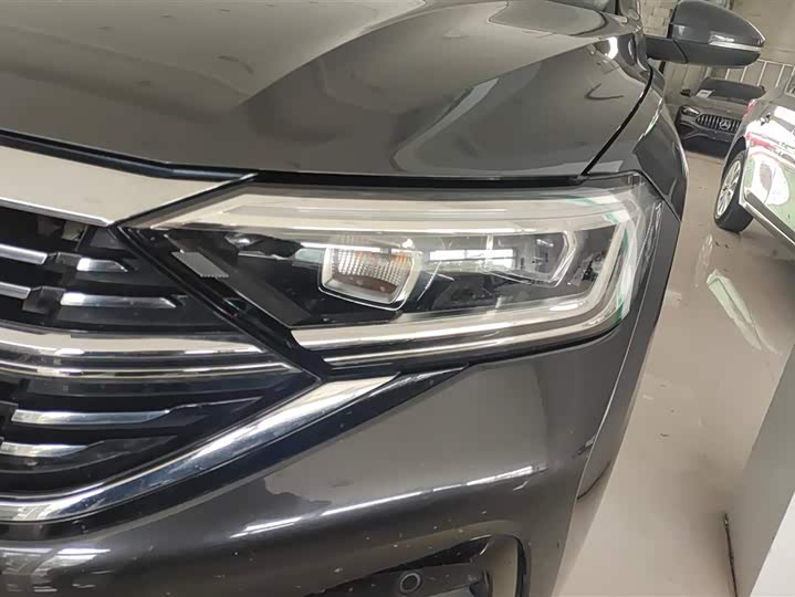 Фото 5 - Volkswagen Sagitar L