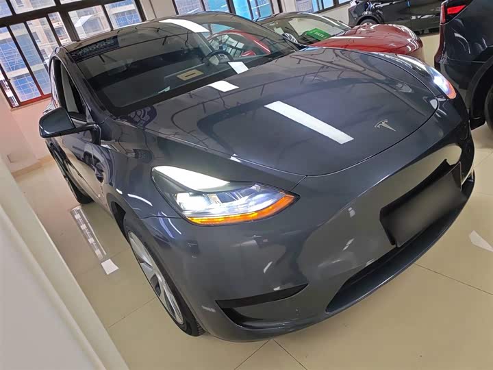 Фото 4 - Tesla Model Y