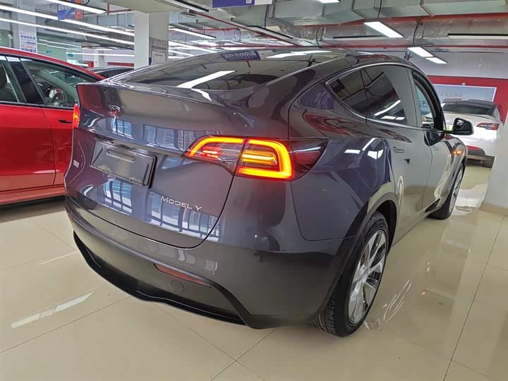 Фото 7 - Tesla Model Y