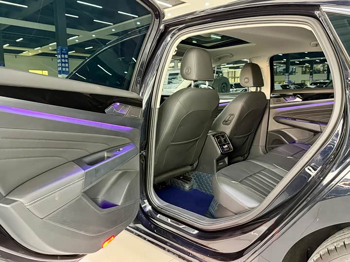 Фото 5 - Volkswagen Passat