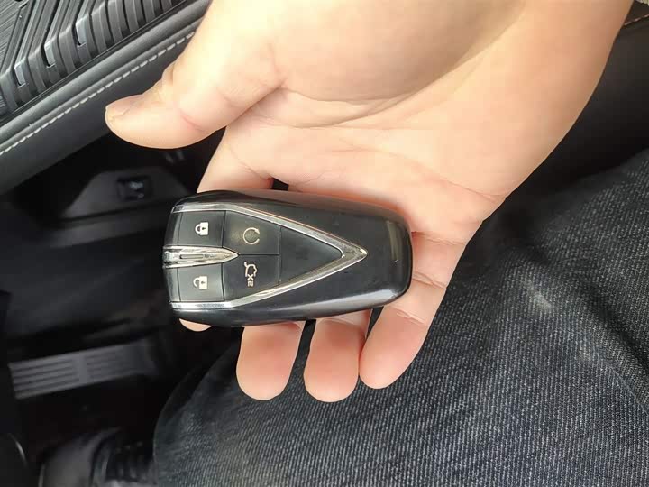 Фото 9 - Changan UNI-K